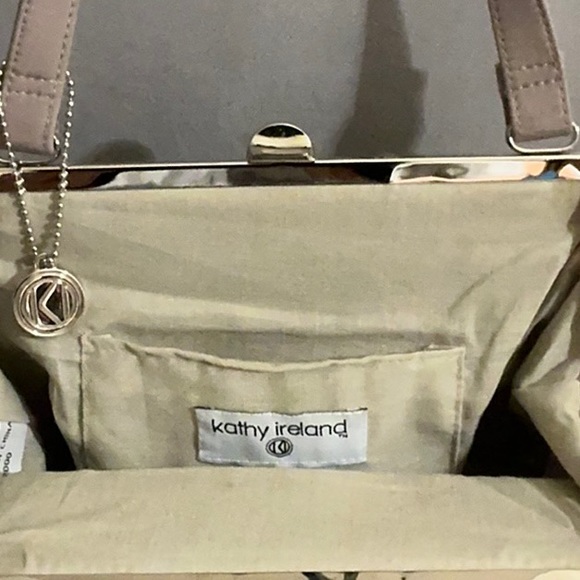 Kathy Ireland Crocheted Shoulder Handbag - Picture 3 of 6